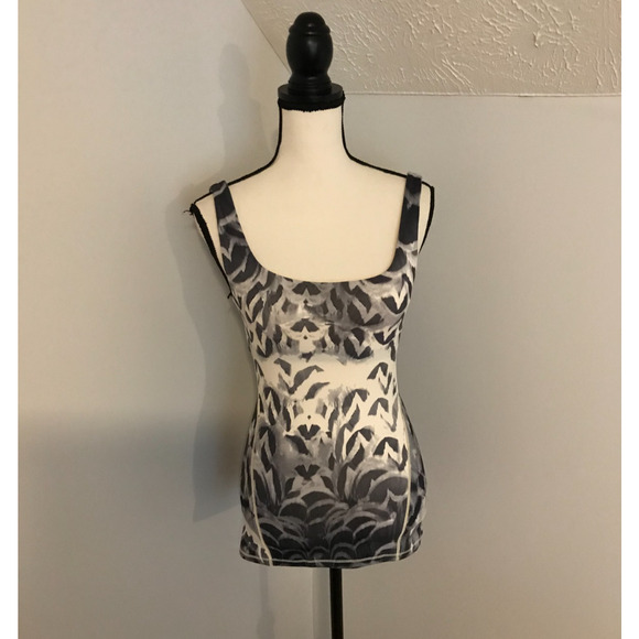 Lululemon Amala Tank Pretty Plume Angel Wing Black - Size 4 - Picture 1 of 9